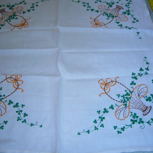 Vintage Embroidered Irish Linen - Picture 4 of 4